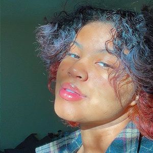 Meet your Posher, Alysa-eileen